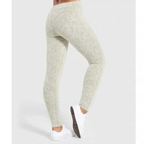 Gymshark Fleur Texture Leggings - Picture 2 of 9